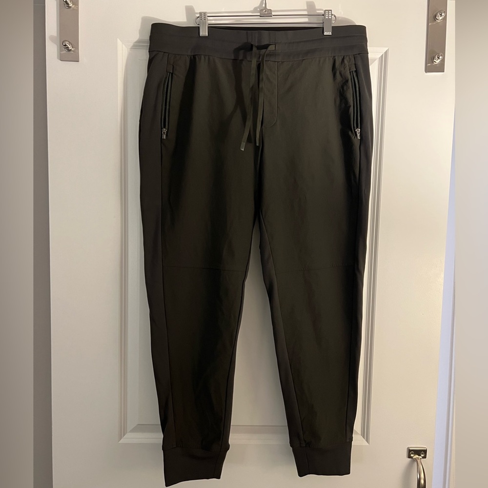 Athleta Olive Trekkie North Joggers 16